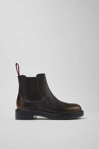 Side view of Camper Dean brown leather ankle boots from Kron showing the sleek minimalist shape and lightweight XL EXTRALIGHT® sole.